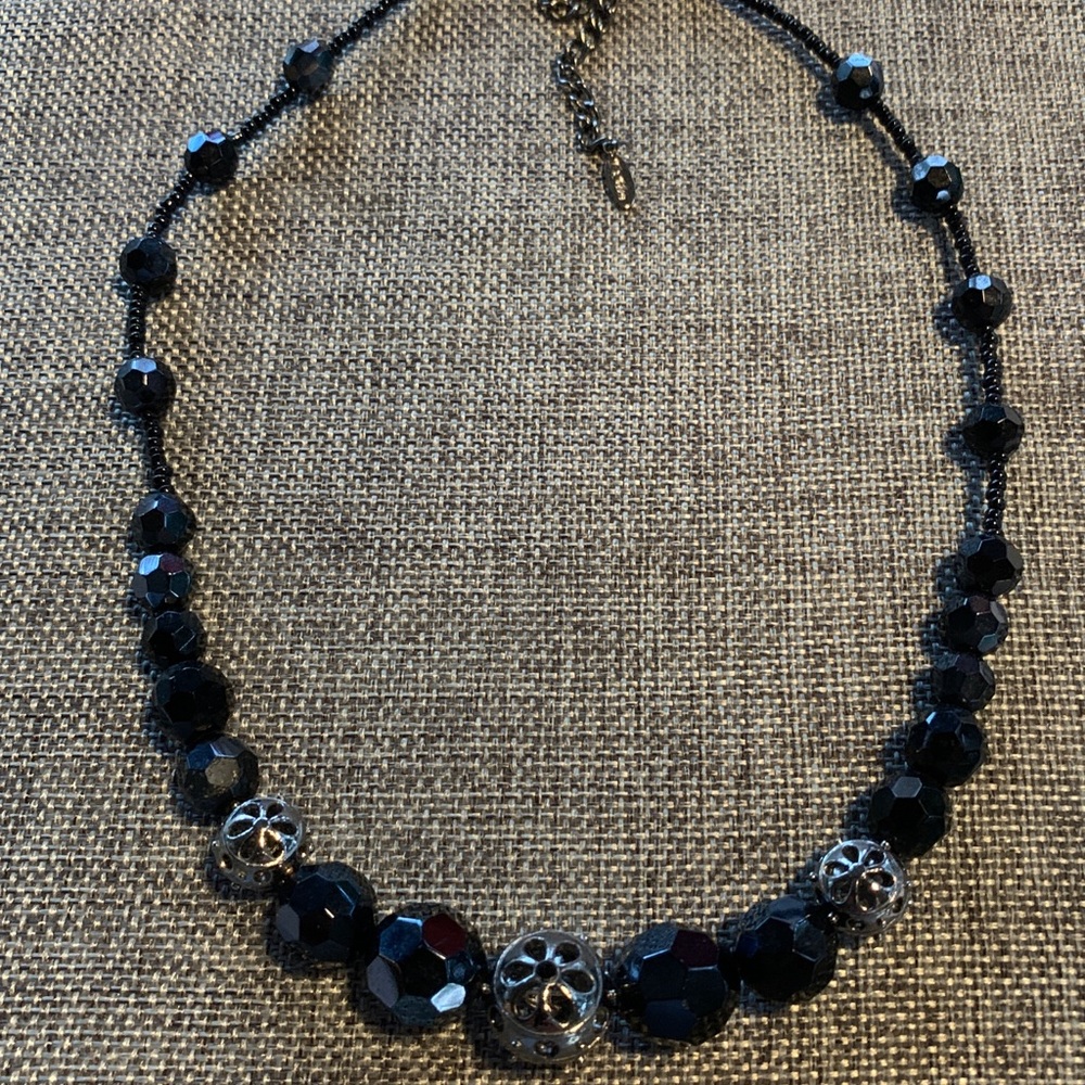Esmor glass beaded necklace.